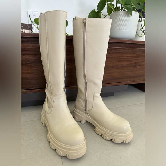 Steve Madden Women's ESMA Boot size 7.5 - Picture 4 of 9